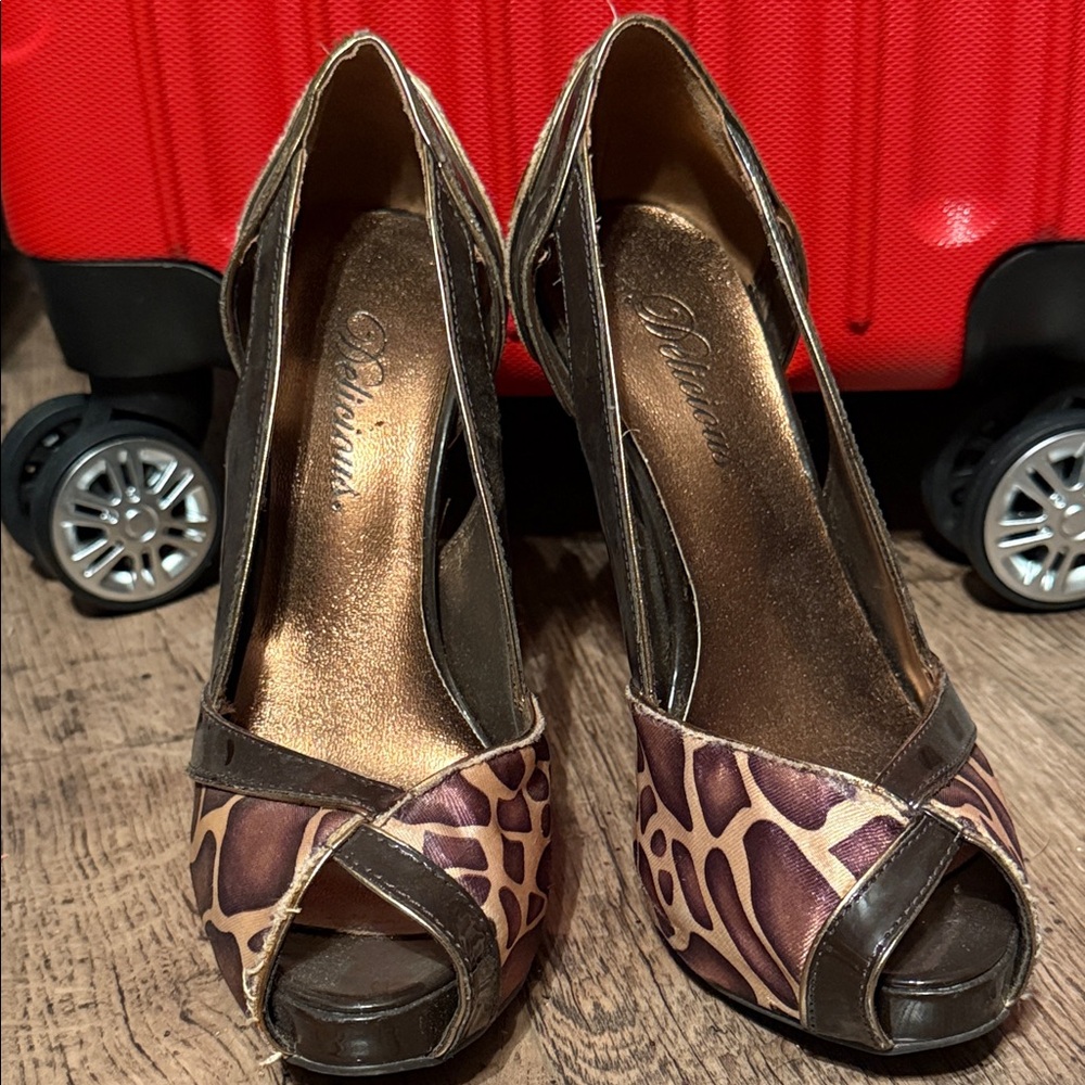 Delicious Brown and Cream Patterned Peep-Toe Heels